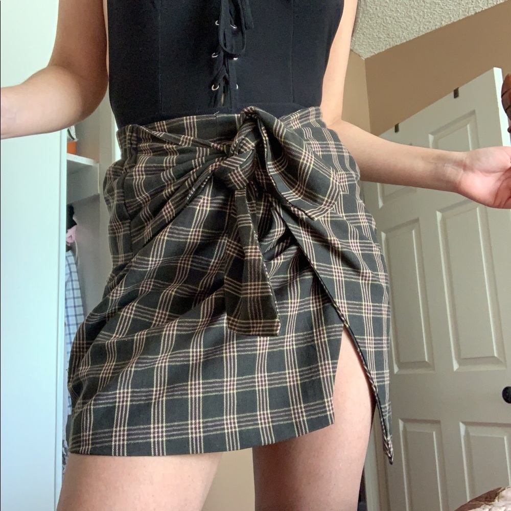 Plaid Tie Front Slit Skirt - Picture 9 of 9